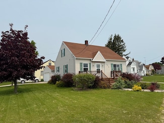 2518 6th St, Two Rivers, WI 54241