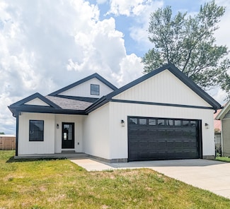 218 E Woodford St, Lawrenceburg, KY 40342
