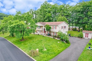 11 Rockridge Dr, Thiells, NY 10984