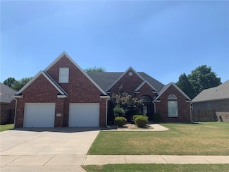 5604 S 43rd St, Rogers, AR 72758