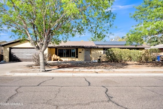 2210 Avalon Dr, Las Cruces, NM 88005