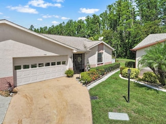 1762 Atrium Dr, Sun City Center, FL 33573