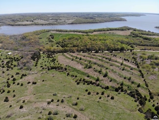 20 AC M/L E 350 Rd, Berryton, KS 66409
