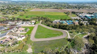 8 Championship Ln, Templeton, CA 93465