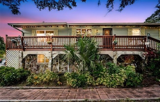 1112 N Florida Ave, Tarpon Springs, FL 34689