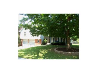 3724 E 104th St, Kansas City, MO 64137