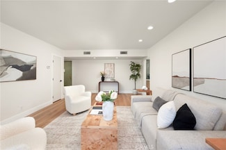 1010 Palm Ave Unit 207, West Hollywood, CA 90069