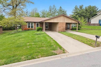 27 Ramona Dr, Belleville, IL 62221