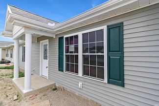 68 Cobblestone Blvd, Gas City, IN 46933