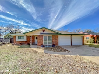 1104 Hickory St, Roscoe, TX 79545