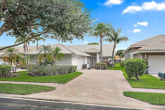 5530 Grande Palm Cir, Delray Beach, FL 33484
