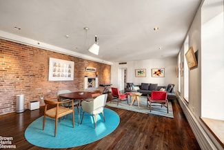 209 E 2nd St Unit 3, New York, NY 10009