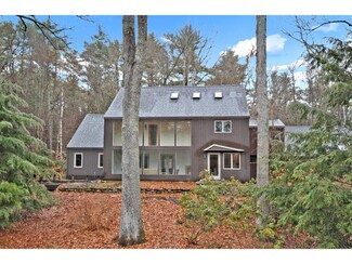 19 Lamprey Ln, Lee, NH 03861
