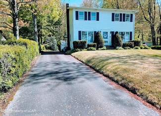 11 E Foothills Dr, Drums, PA 18222