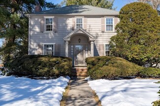 17 Garrison Rd, Wellesley, MA 02482