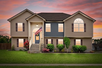 1560 Parkside Dr, Clarksville, TN 37042