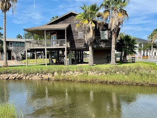 10304 Cloud Ln, Galveston, TX 77554