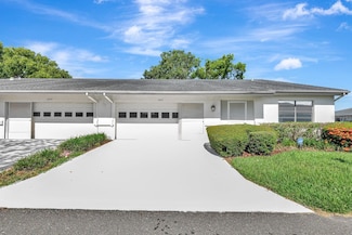 2630 Lancaster Dr, Sun City Center, FL 33573