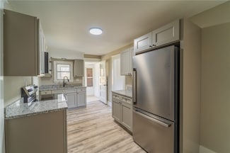 40 Lima St, Warwick, RI 02889