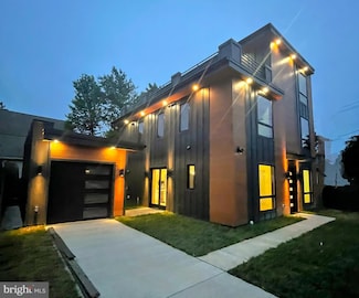 2007 S Joyce St, Arlington, VA 22202