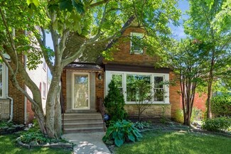 2729 W Birchwood Ave, Chicago, IL 60645