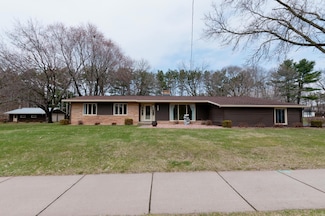 625 E Slocumb St, Rice Lake, WI 54868