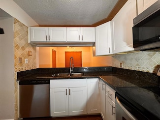 1146 Coral Club Dr, Coral Springs, FL 33071
