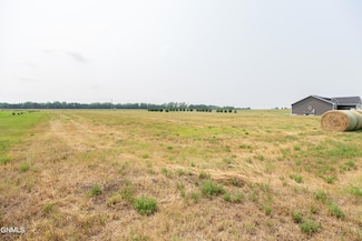 11615 Apple View Ln, Menoken, ND 58558