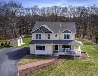 100 Franklin Rd, Foster, RI 02825