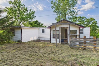 325 Marion County 8007, Yellville, AR 72687