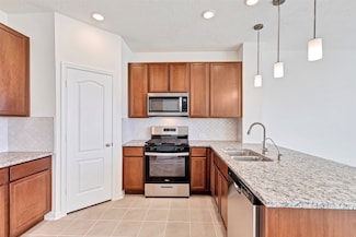 9423 Castillo Ct, Magnolia, TX 77354