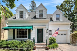 618 Kensington Rd, East Lansing, MI 48823