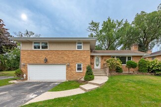 1769 Campbell Ave, Des Plaines, IL 60016