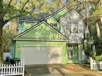 900 Paradise Ln, Atlantic Beach, FL 32233