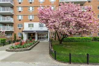 39-65 52nd St Unit 10E, Woodside, NY 11377