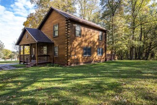 452 Marstonmoor Rd, Davis, IL 61019