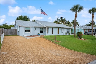 1933 Robalo Dr, Vero Beach, FL 32960