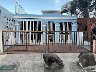 CALLE HORTENCIA Urb La Marina Unit A4, Carolina, PR 00986