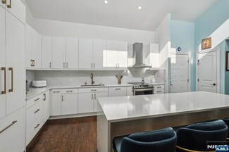 300 Gorge Rd Unit 63, 64, Cliffside Park, NJ 07010