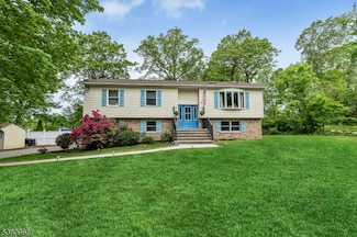 147 Papscoe Rd, Hewitt, NJ 07421