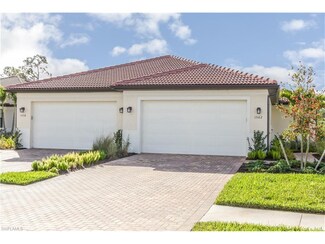 1562 Oceania Dr S, Naples, FL 34113