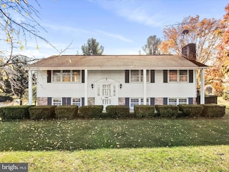 593 America Dr, Saint Thomas, PA 17252