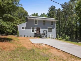 2158 Huckleberry Ln, Lithia Springs, GA 30122