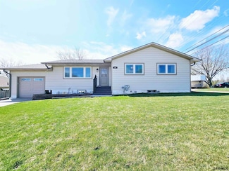 108 W Ridge St, Sutton, NE 68979