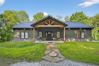 521 Creek Rd, Bulger, PA 15019