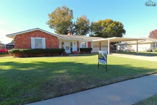 904 S Preston Rd, Burkburnett, TX 76354