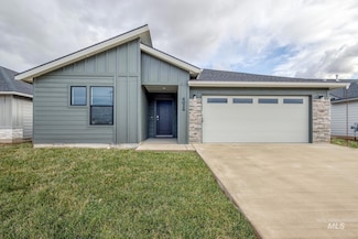 7318 E Dripping Springs Dr, Nampa, ID 83687