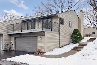 4421 Arden View Ct, New Brighton, MN 55112