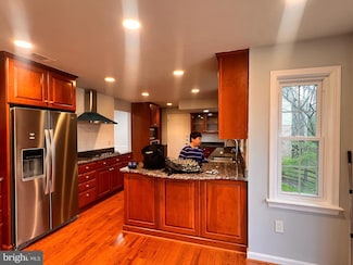 1509 Snughill Ct, Vienna, VA 22182