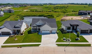 16320 Northpark Dr, Urbandale, IA 50323